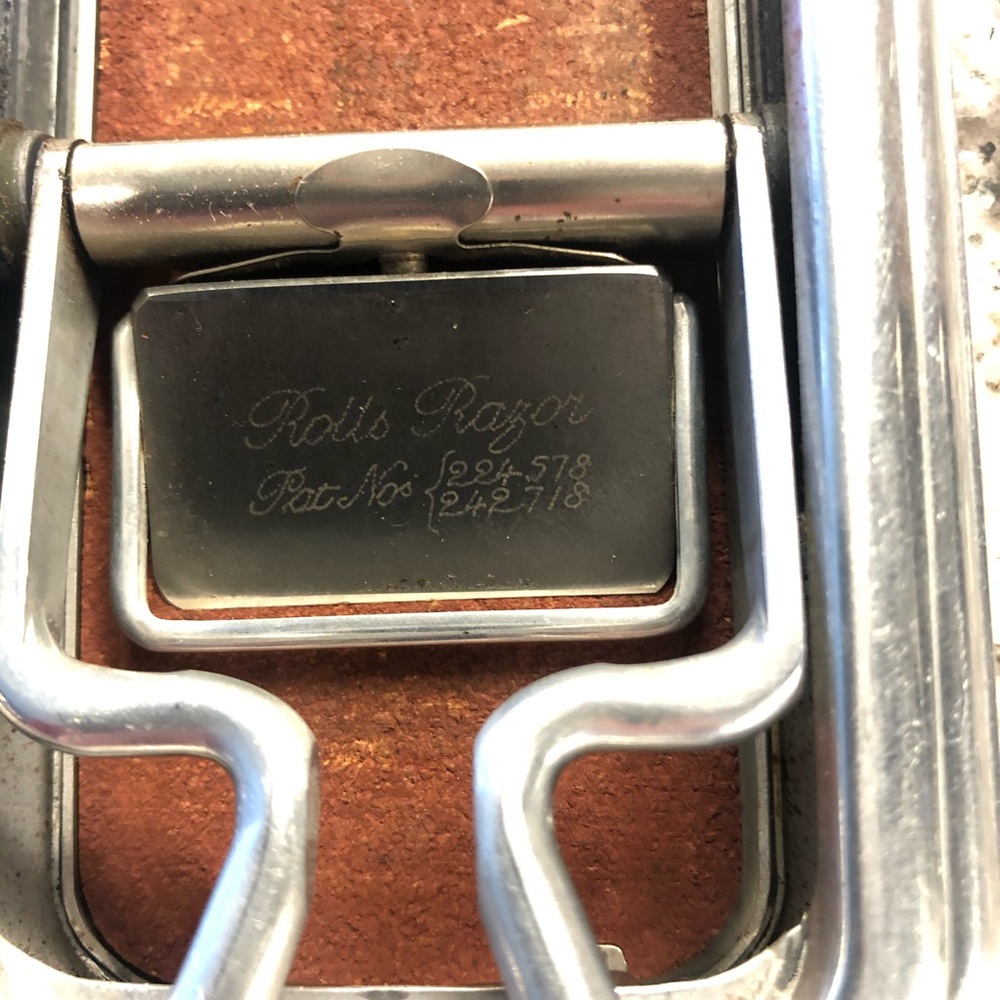 Antique Rolls Razor - Picture 10 of 10